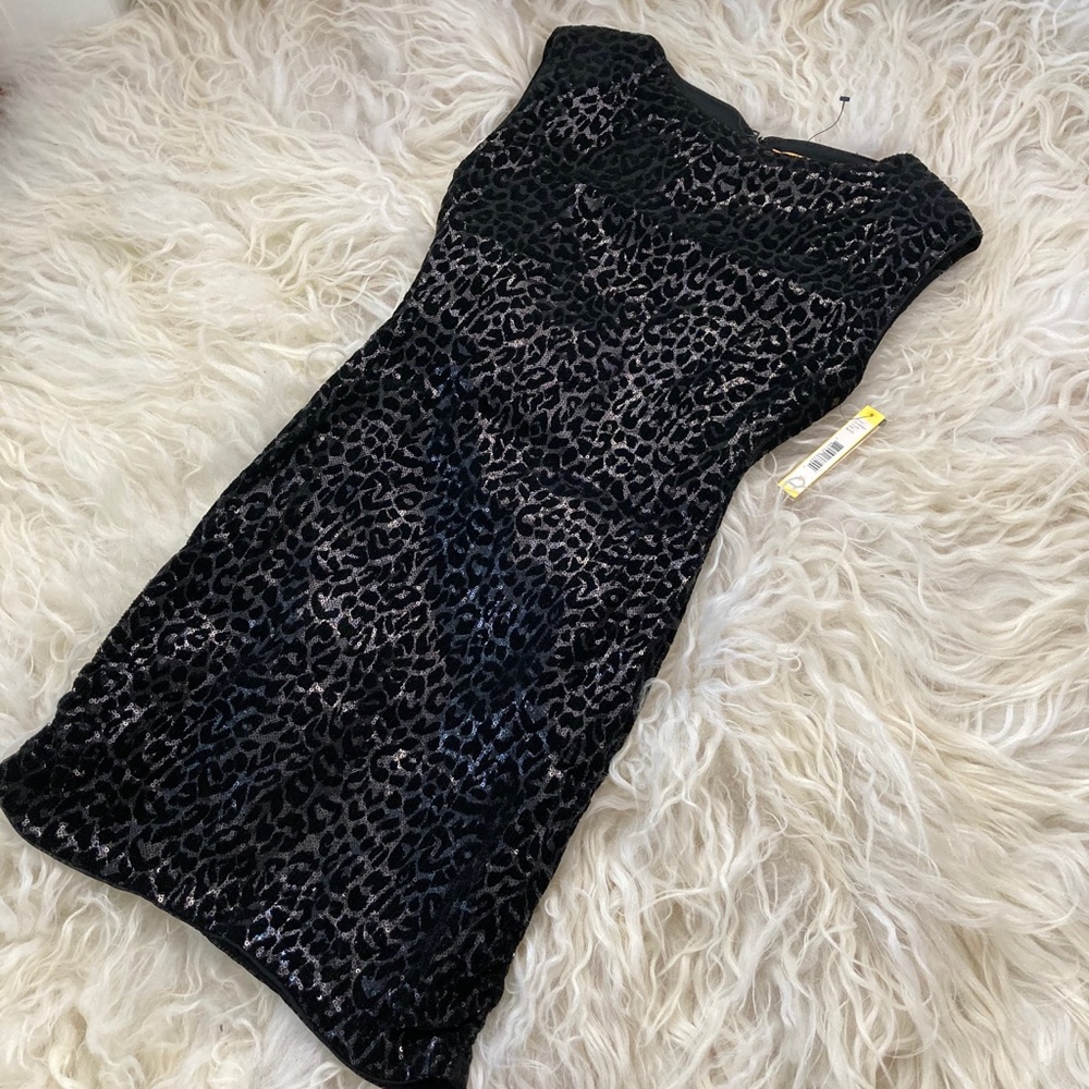 Alice + Olivia Frankie Sequin Dress - Picture 5 of 11